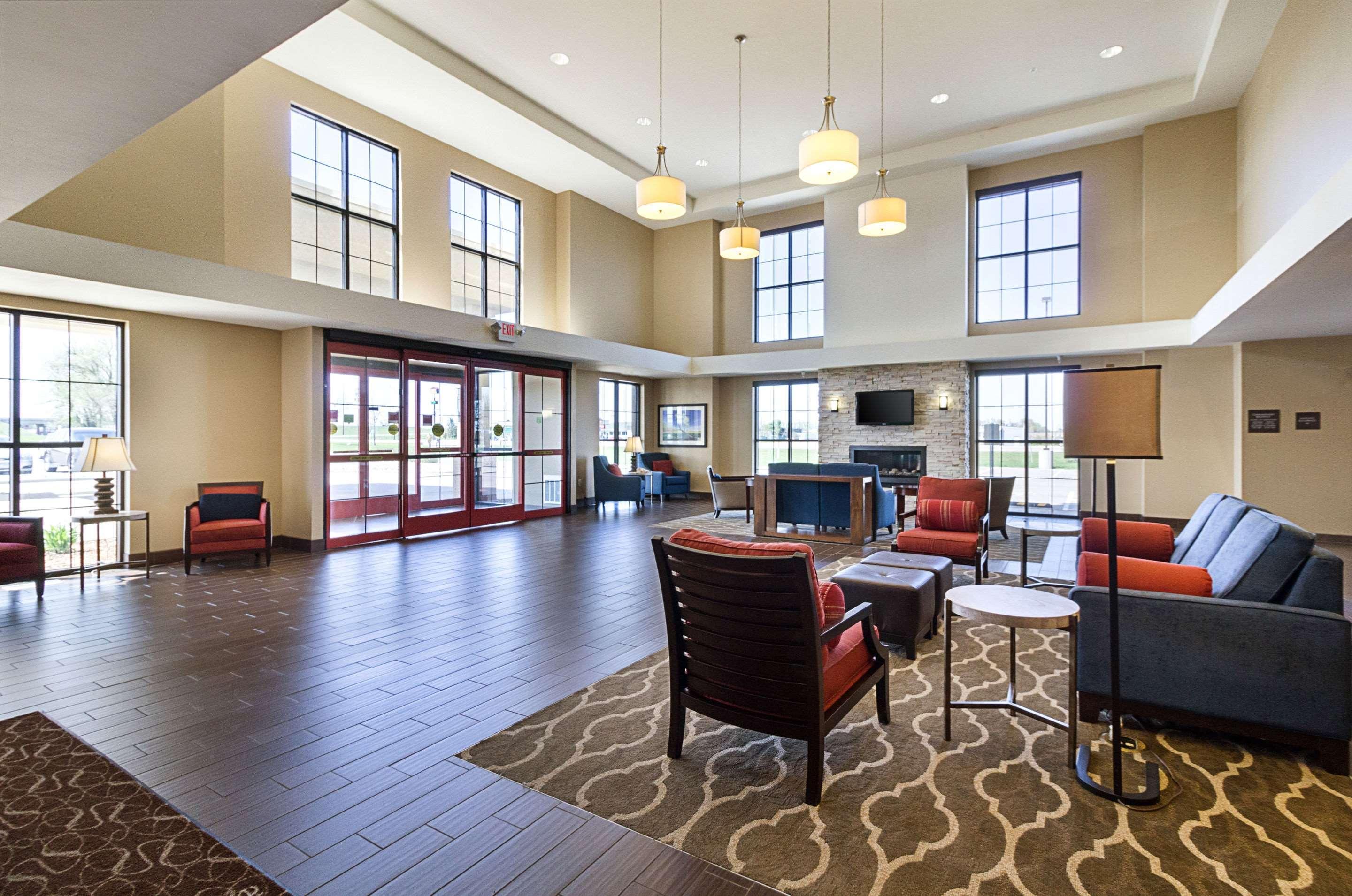 Comfort Suites & Conference Center Worthington Exteriér fotografie