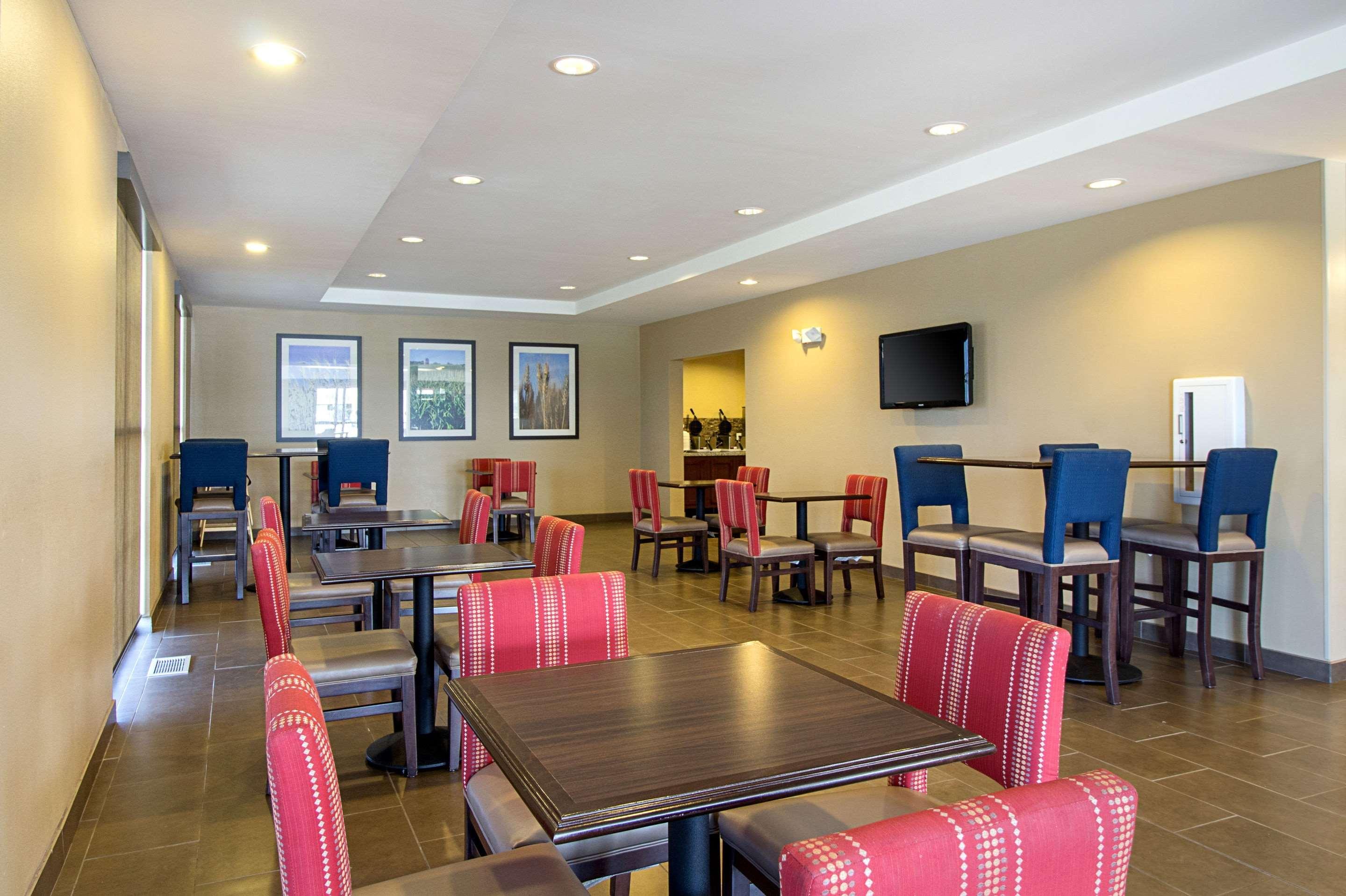 Comfort Suites & Conference Center Worthington Exteriér fotografie